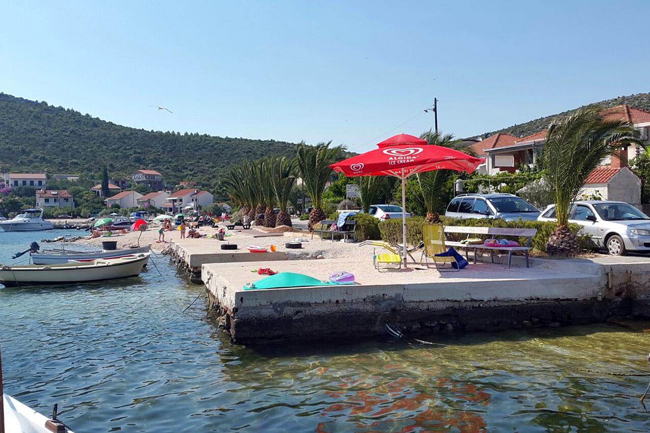 La spiaggia più vicina - Casa vacanze accanto al mare Poljica, Traù - Trogir