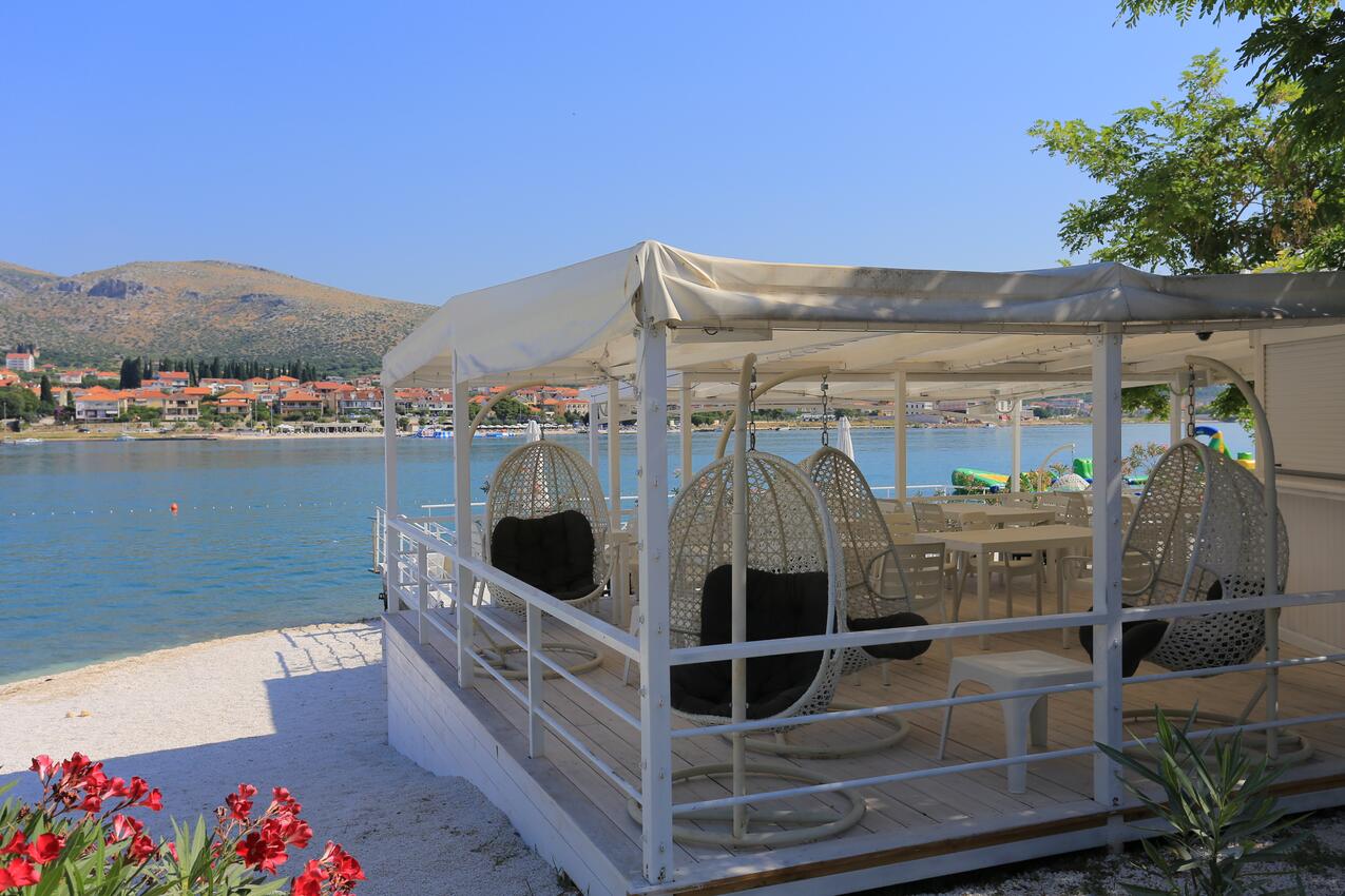 La spiaggia più vicina - Appartamenti con parcheggio Traù - Trogir