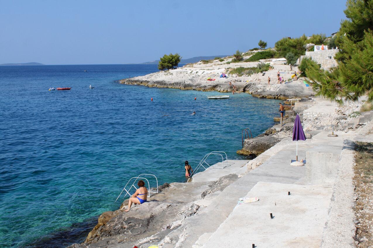 La spiaggia più vicina - Appartamenti accanto al mare Rastici, Bua - Čiovo