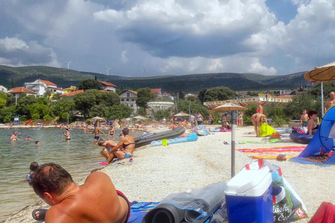 La spiaggia più vicina - Appartamenti con parcheggio Gornji Karin, Novigrad