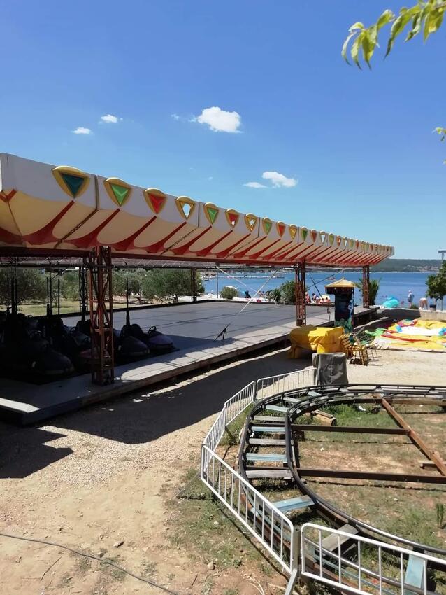 La spiaggia più vicina - Appartamenti con parcheggio Gornji Karin, Novigrad