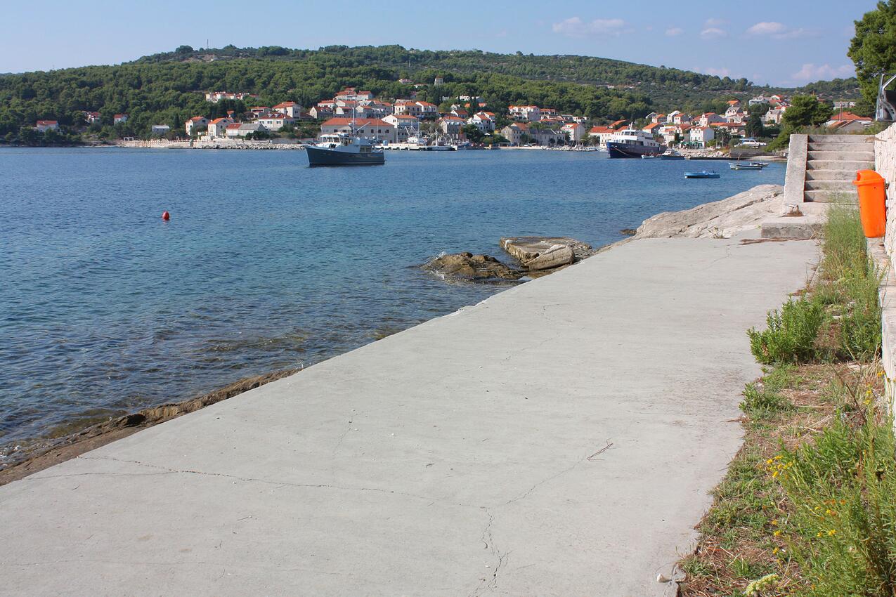 Nejbližší pláž - Apartmány u moře Sumartin, Brač