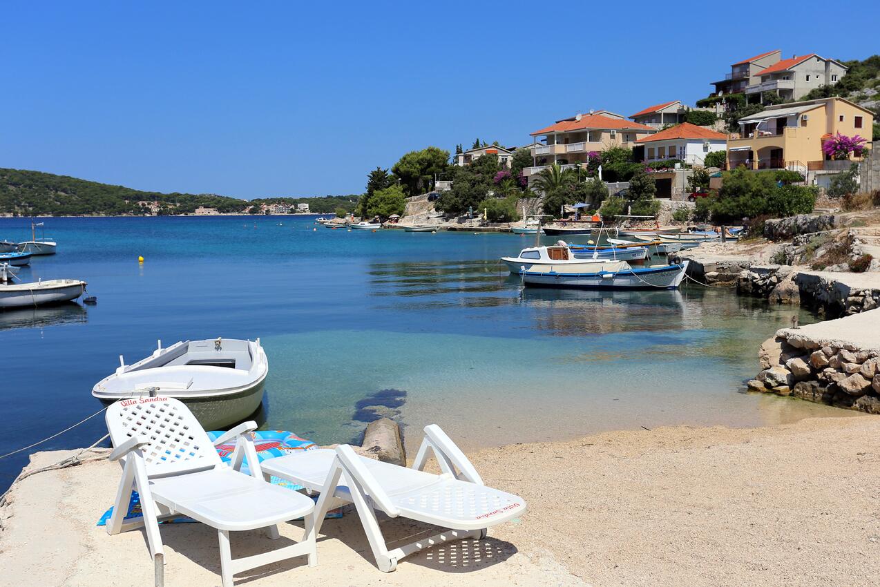La spiaggia più vicina - Appartamenti accanto al mare Baia Kalebova Luka, Rogosnizza - Rogoznica