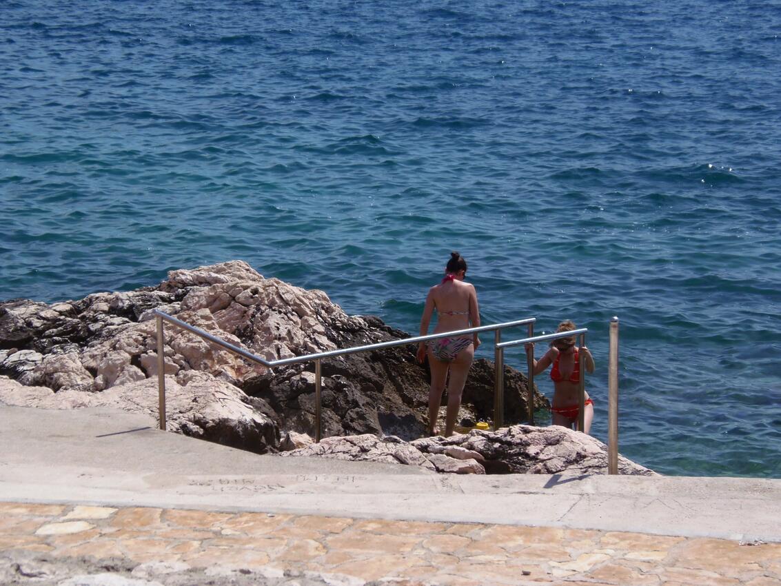 Nearest beach - Holiday house with WiFi Novi Vinodolski