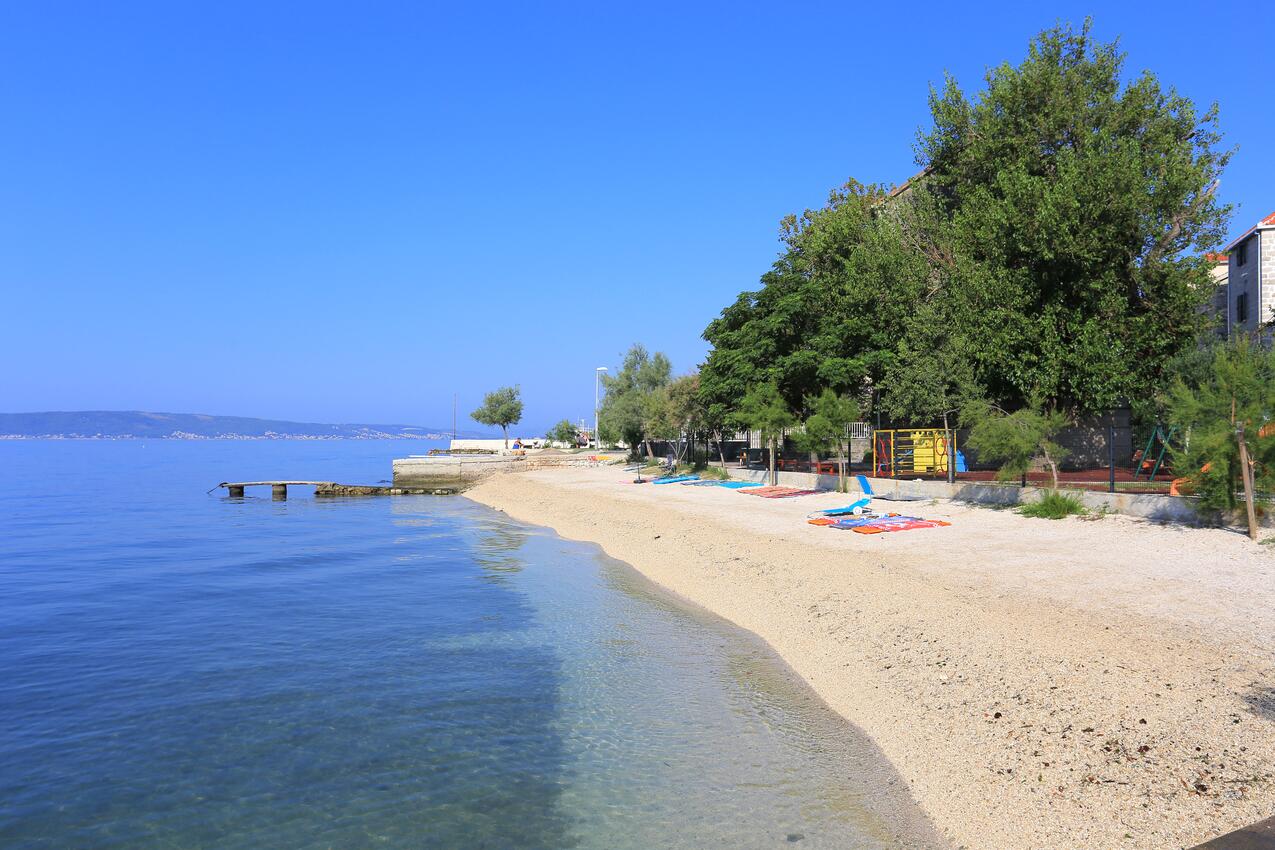 Nächster Strand - Ferienwohnungen mit Parkplatz Kastel Kambelovac, Kastela