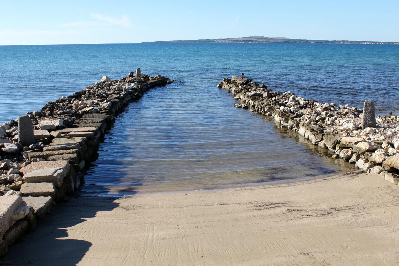 La spiaggia più vicina - Appartamenti accanto al mare Brevilacqua - Privlaka, Zara - Zadar