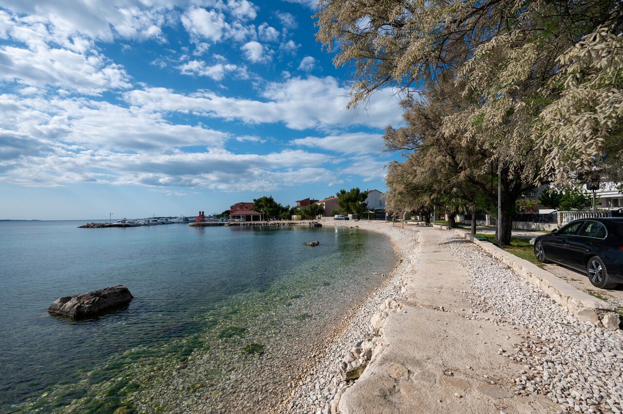 Nearest beach - Apartments with parking spaces Bibinje, Zadar