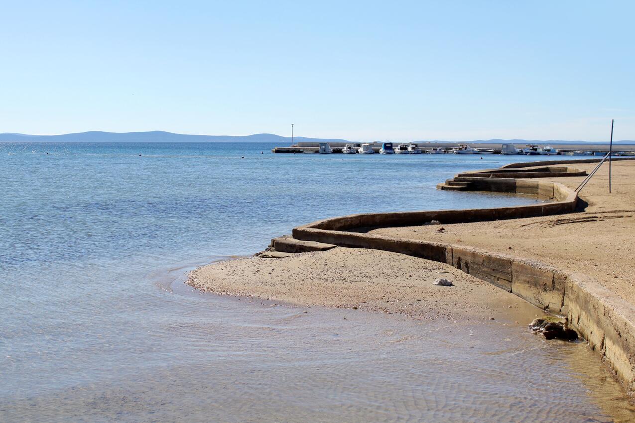 La spiaggia più vicina - Appartamenti accanto al mare Brevilacqua - Privlaka, Zara - Zadar