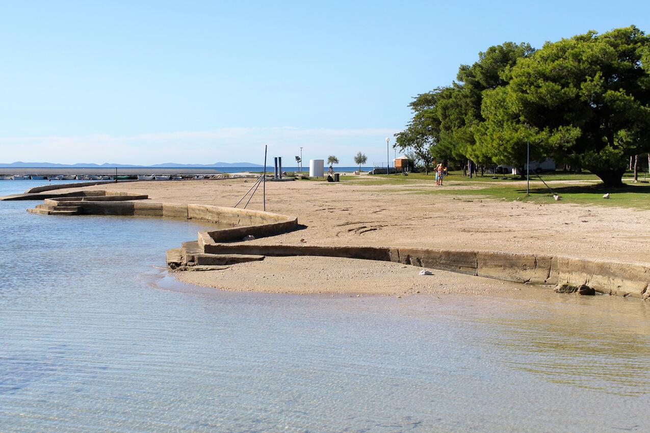 La spiaggia più vicina - Appartamenti accanto al mare Brevilacqua - Privlaka, Zara - Zadar