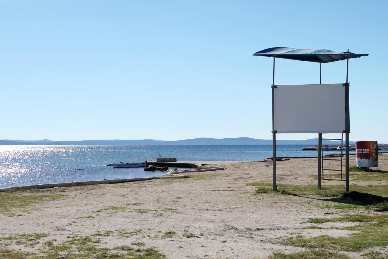 La spiaggia più vicina - Appartamenti accanto al mare Brevilacqua - Privlaka, Zara - Zadar