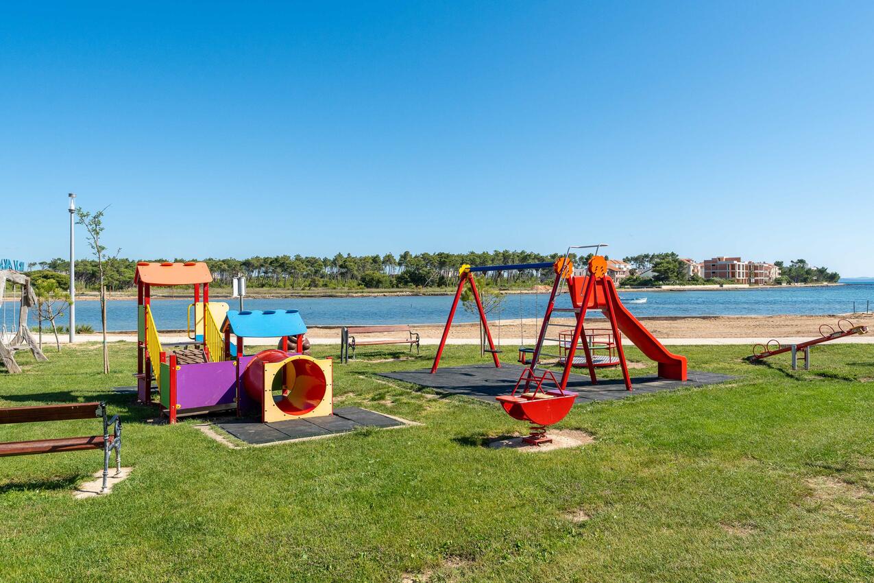 La spiaggia più vicina - Appartamenti accanto al mare Brevilacqua - Privlaka, Zara - Zadar