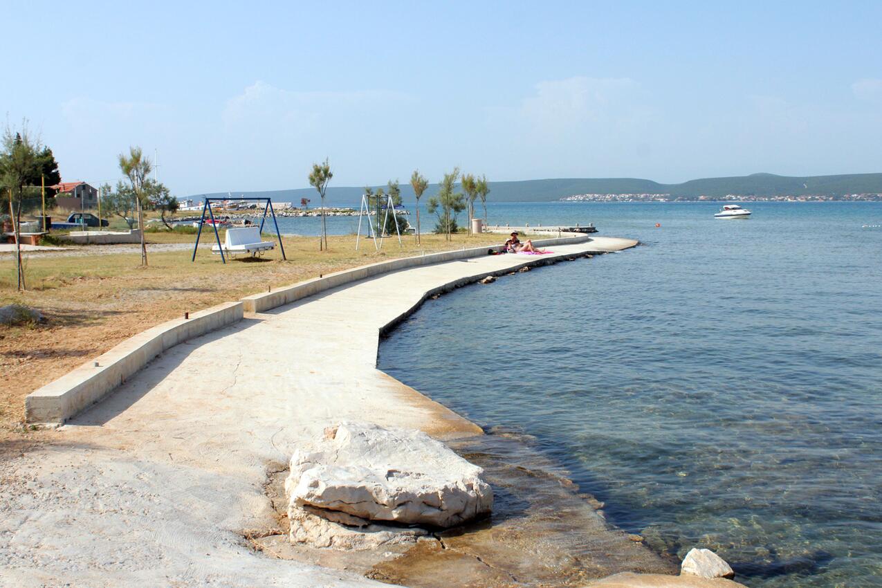 Najbliža plaža - Apartmani s parkingom Mrljane, Pašman