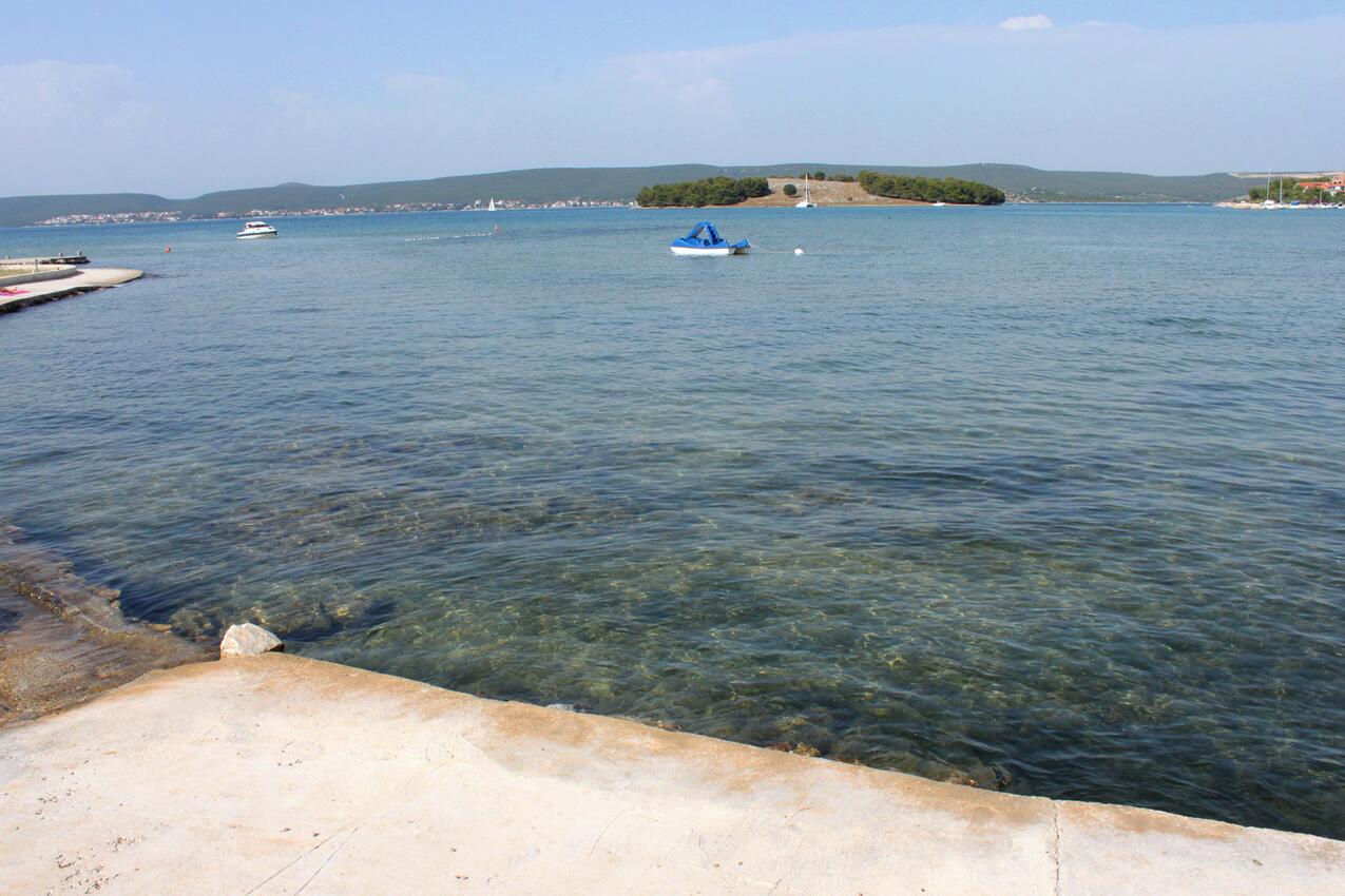 Najbliža plaža - Apartmani s parkingom Mrljane, Pašman