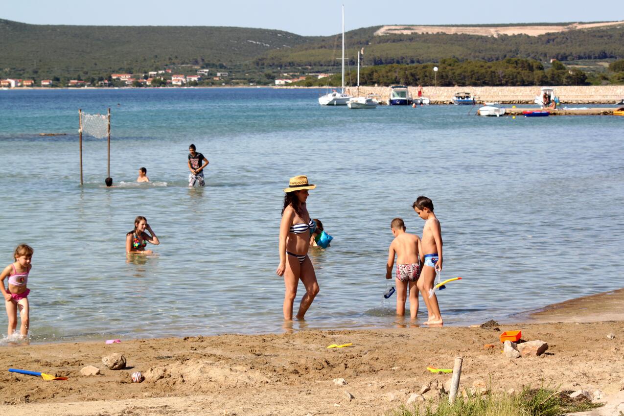 La spiaggia più vicina - Appartamenti accanto al mare Pasman