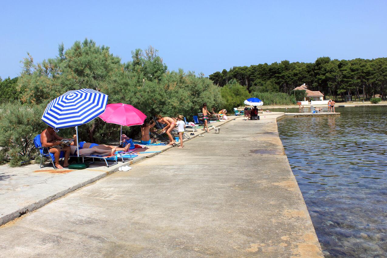La spiaggia più vicina - Appartamenti accanto al mare Pasman