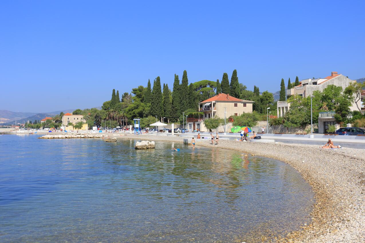 Nächster Strand - Ferienwohnungen mit Parkplatz Kastel Luksic, Kastela