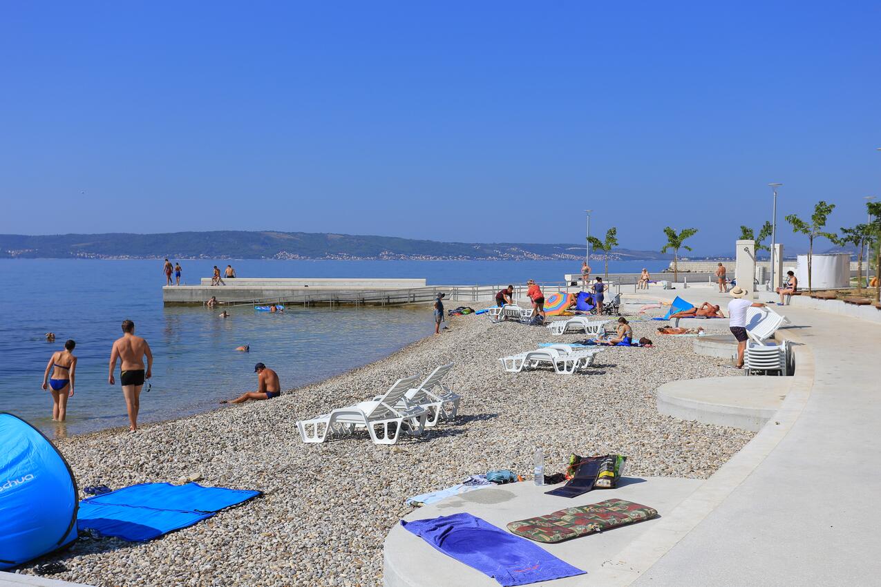 Nächster Strand - Ferienwohnungen mit Parkplatz Kastel Luksic, Kastela