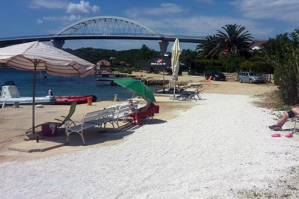 Najbliža plaža - Apartmani uz more Ždrelac, Pašman