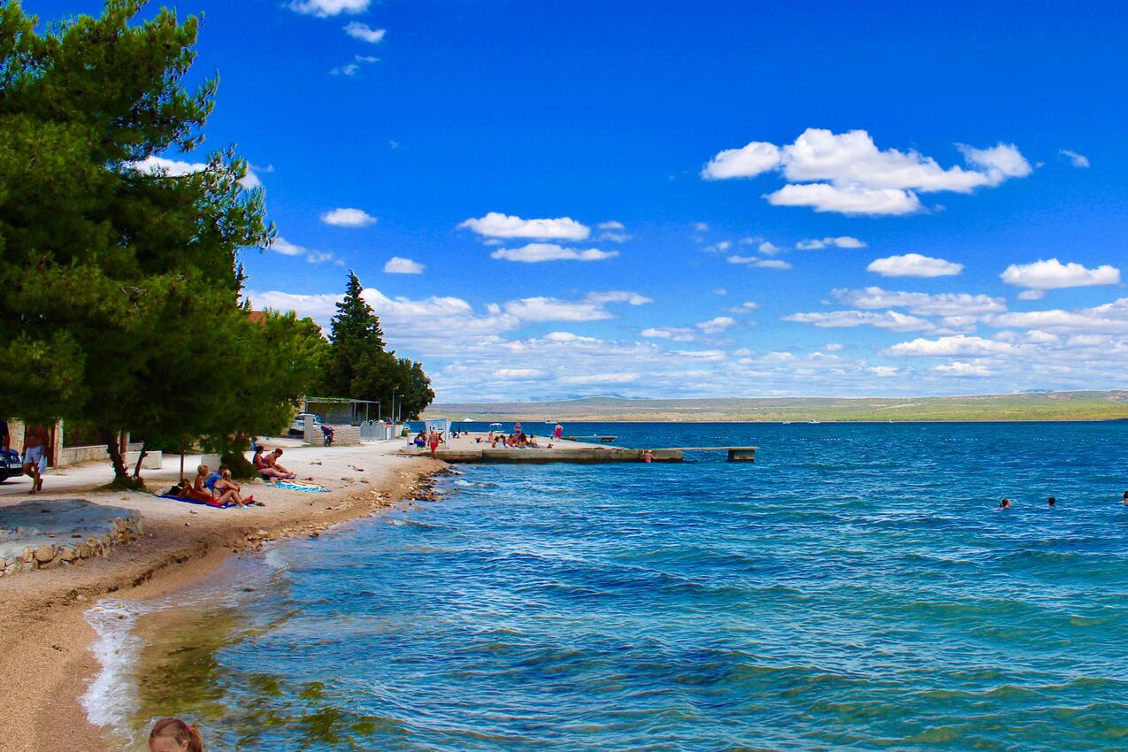 Legközelebbi strand - Apartmanok parkolóhellyel Bilice, Krka