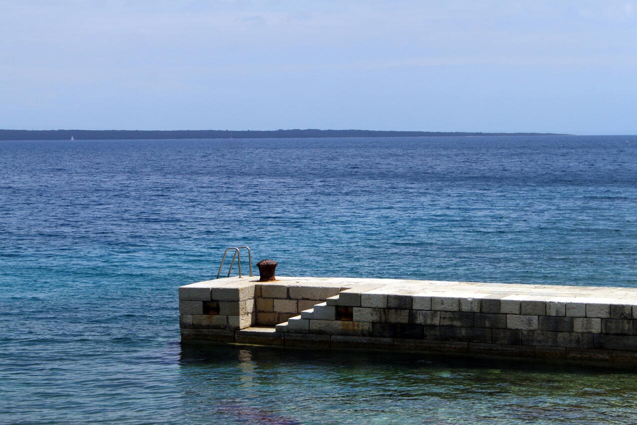 Nermeste strand - Lejligheder og værelser med parkering Cunski, Losinj