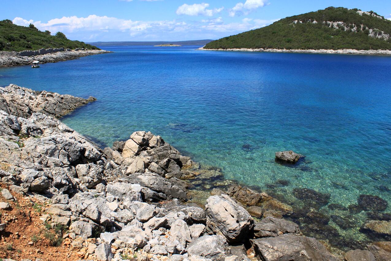 Nermeste strand - Lejligheder og værelser med parkering Cunski, Losinj