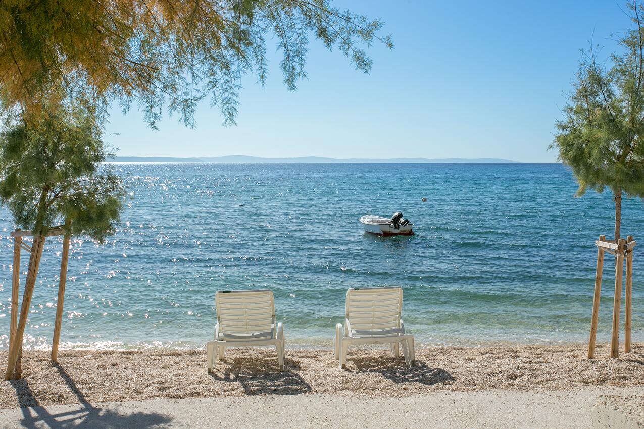 Nearest beach - Family friendly seaside apartments Podstrana, Split