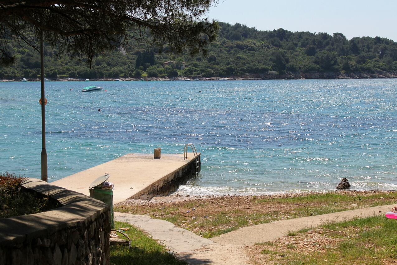 Najbliža plaža - Apartmani uz more Artatore, Lošinj