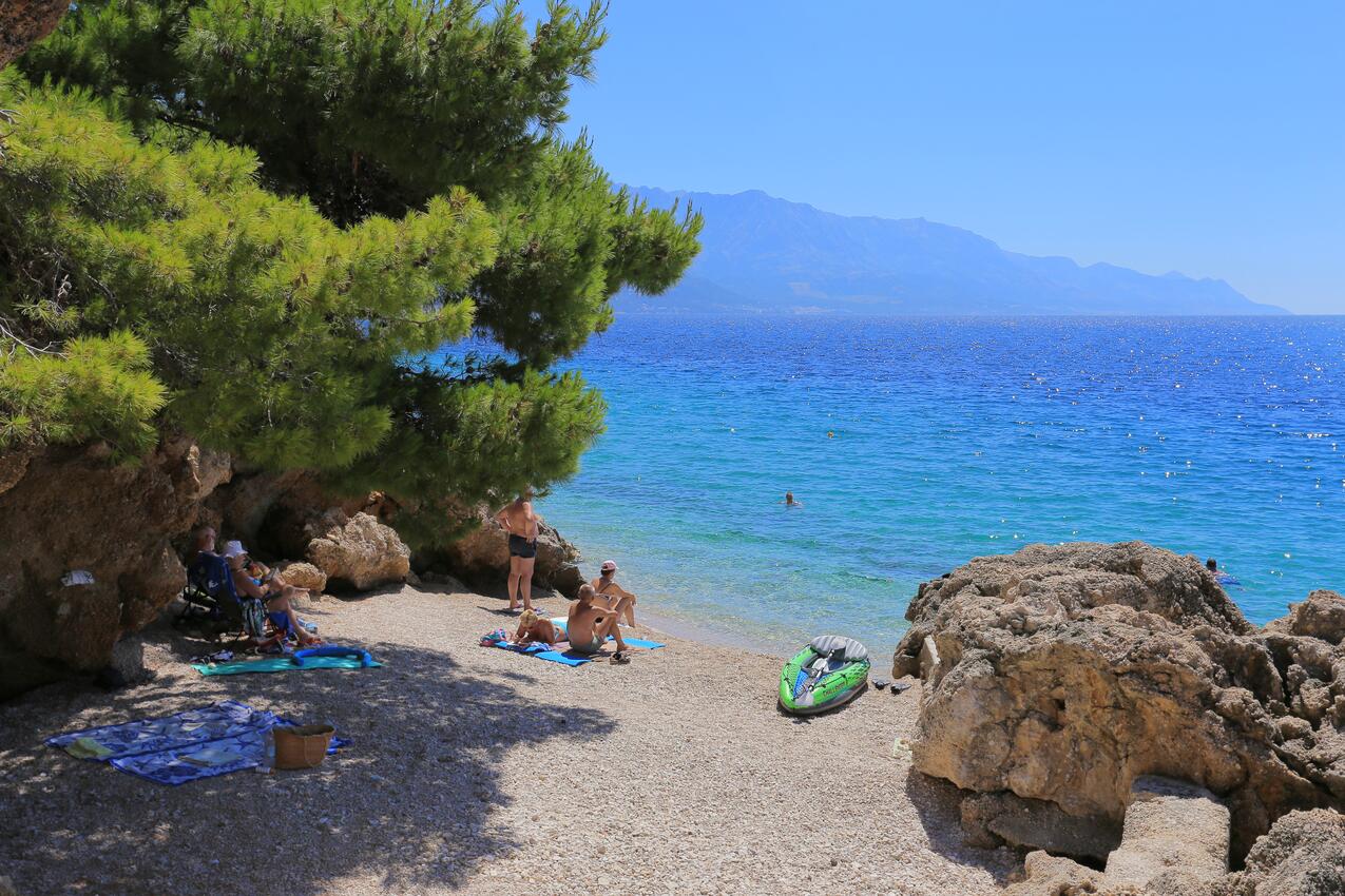 La spiaggia più vicina - Appartamenti accanto al mare Medici, Almissa - Omiš