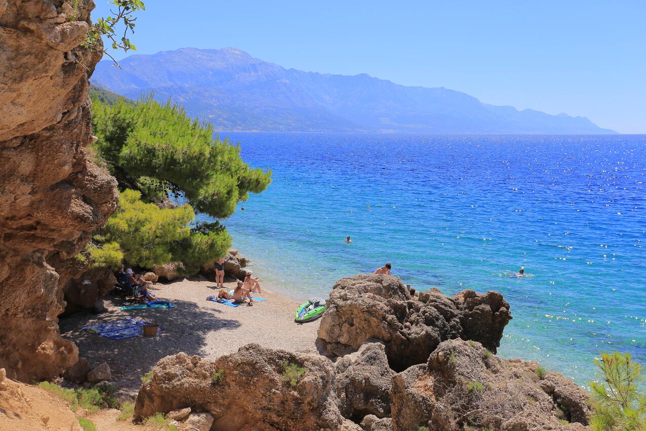 La spiaggia più vicina - Appartamenti accanto al mare Medici, Almissa - Omiš
