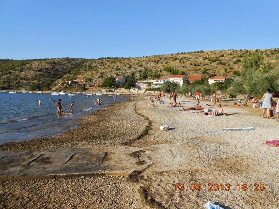 La spiaggia più vicina - Casa accanto al mare con piscina per famiglia Krusevo, Novigrad