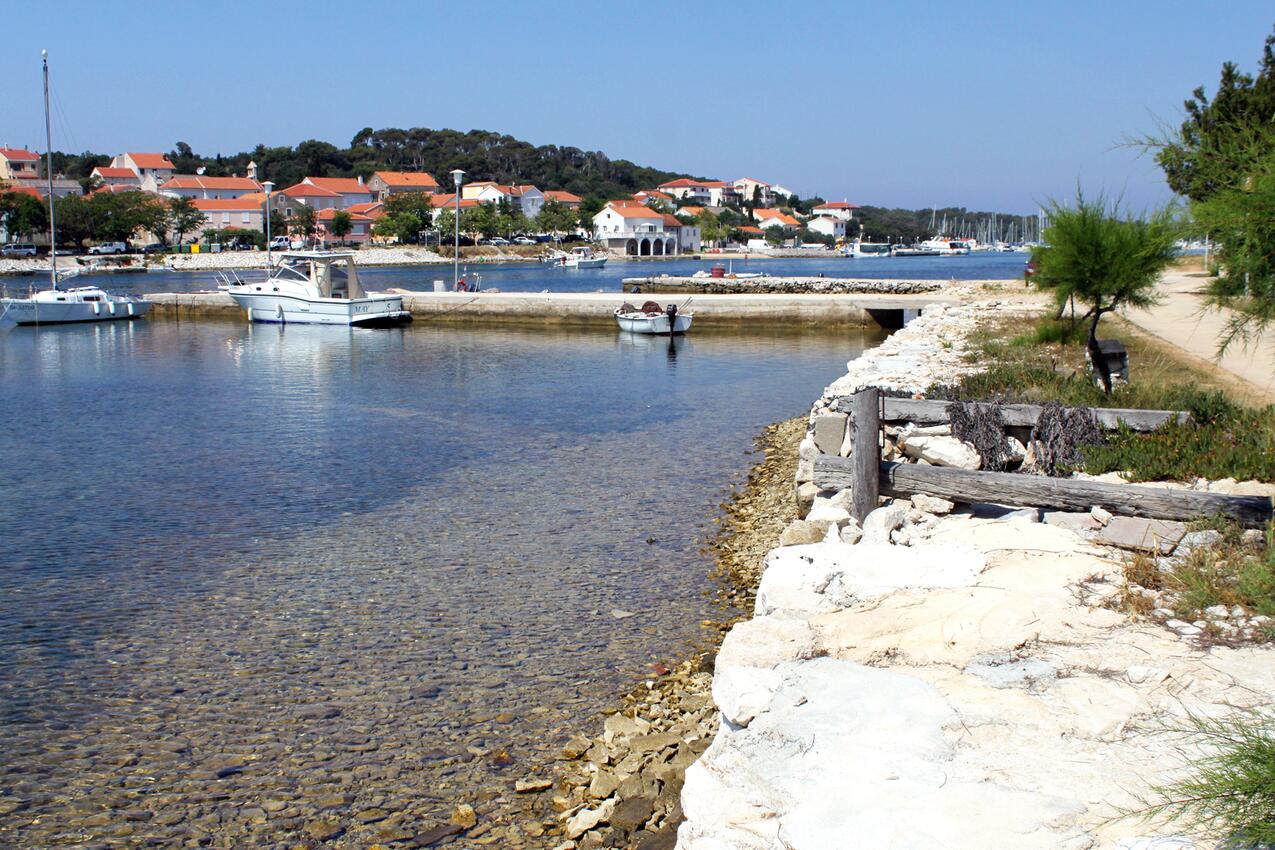 Nächster Strand - Ferienwohnungen am Meer Verunic, Dugi otok