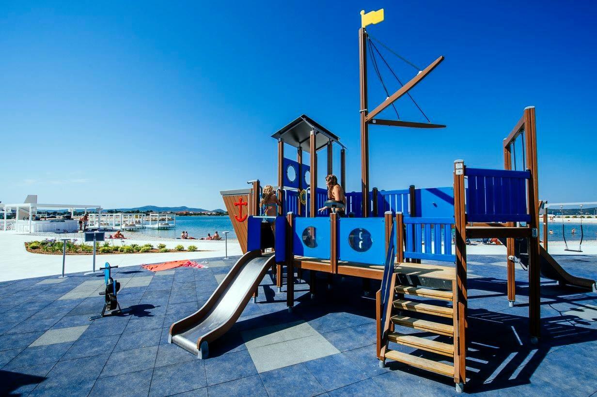 Nächster Strand - Ferienwohnungen mit Parkplatz Sukosan, Zadar
