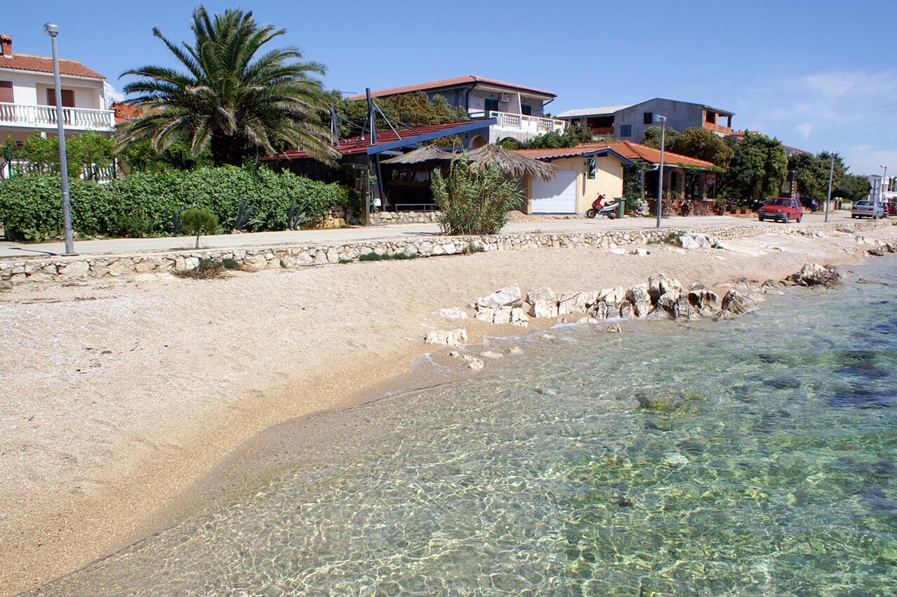 Nächster Strand - Ferienwohnungen mit Parkplatz Mandre, Pag