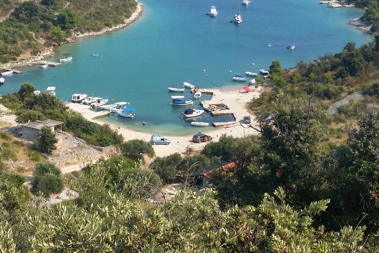 La spiaggia più vicina - Appartamenti con piscina per famiglie Dvornica, Rogosnizza - Rogoznica
