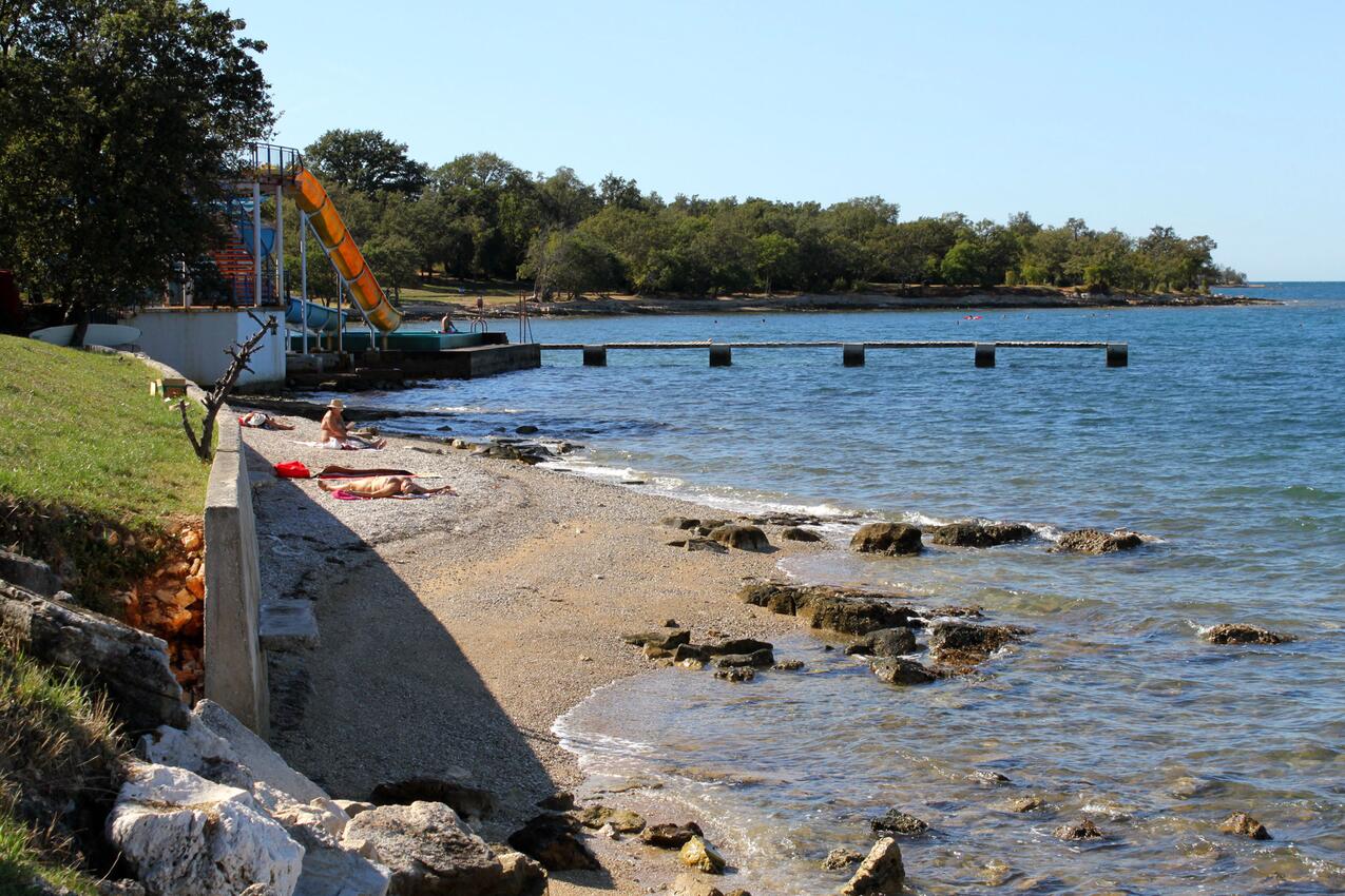 Nächster Strand - Haus mit Pool für Familien Basarinka, Porec