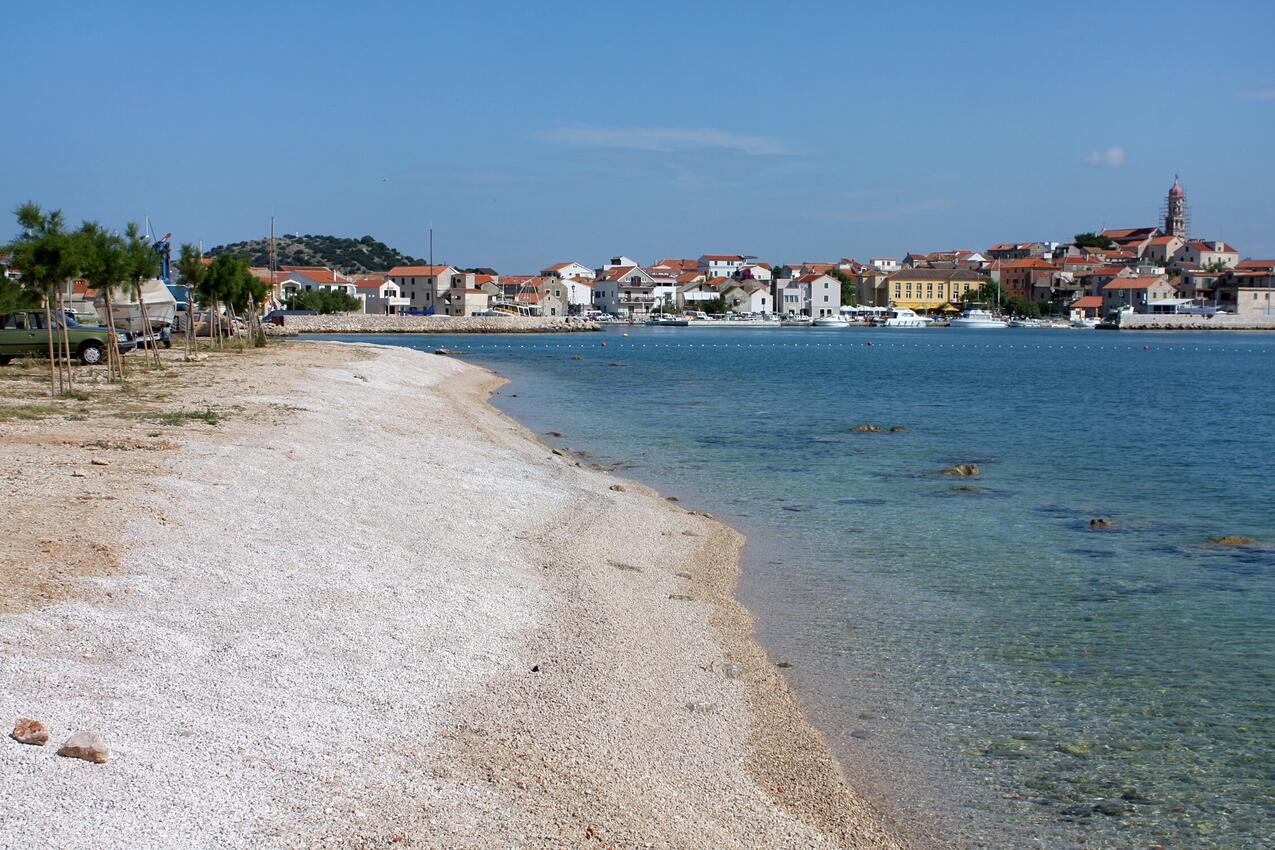 La spiaggia più vicina - Appartamenti accanto al mare Betina, Morter - Murter