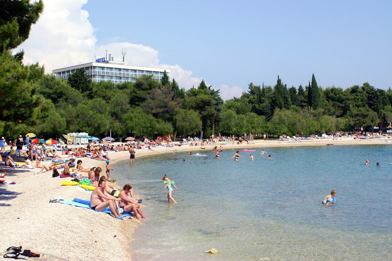 Ближайший пляж - Апартаменты с парковкой Водице - Vodice