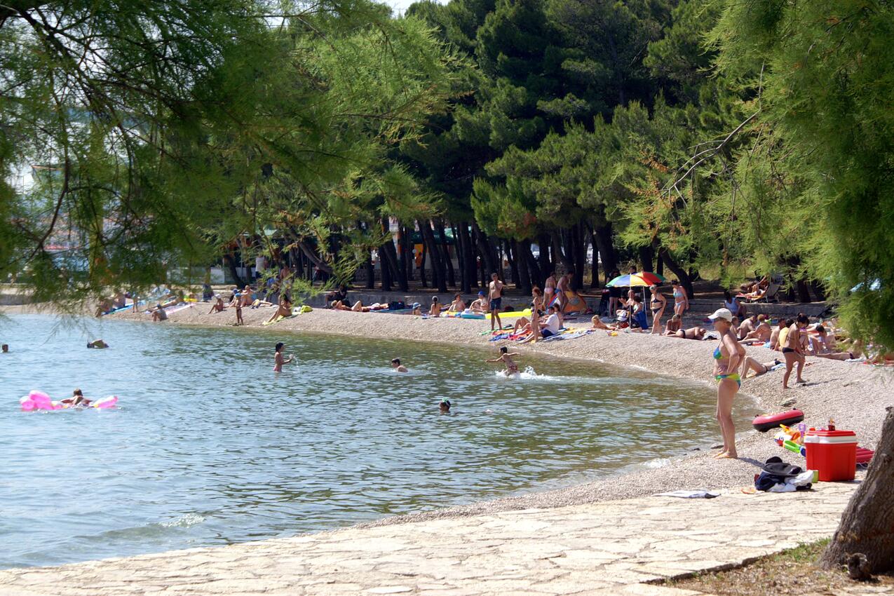 Ближайший пляж - Апартаменты с парковкой Водице - Vodice