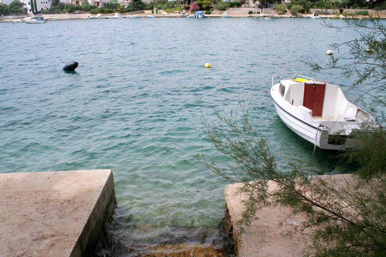 Nächster Strand - Ferienwohnungen am Meer Zaboric, Sibenik