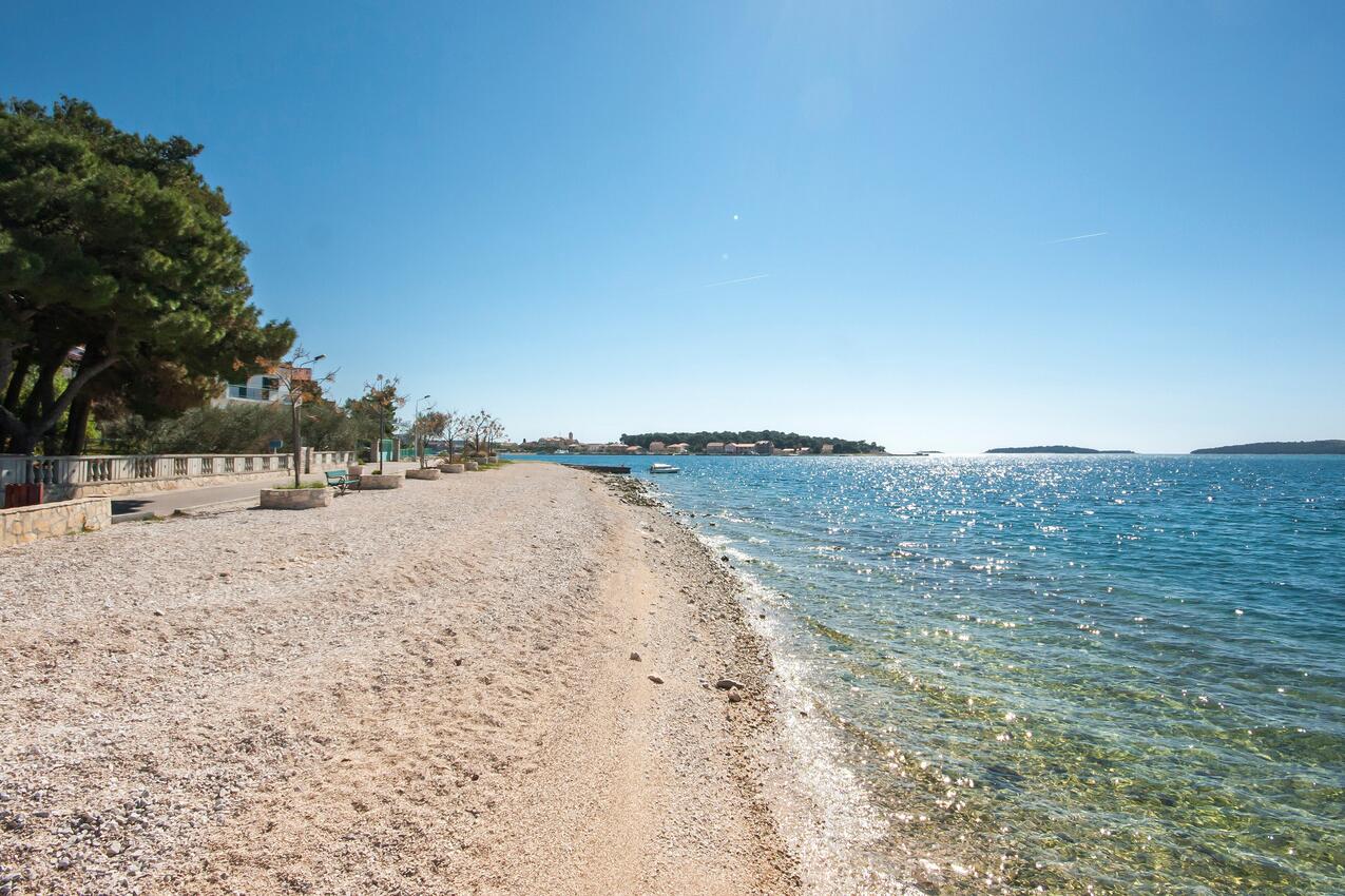 Legközelebbi strand - Apartmanok a tenger mellett Brodarica, Sibenik