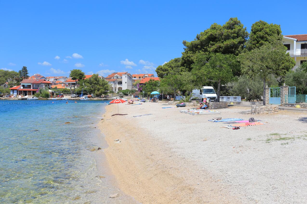 Legközelebbi strand - Apartmanok a tenger mellett Brodarica, Sibenik