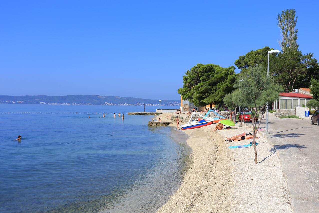 La spiaggia più vicina - Appartamenti con piscina per famiglie Kastel Kambelovac, Castelli - Kaštela