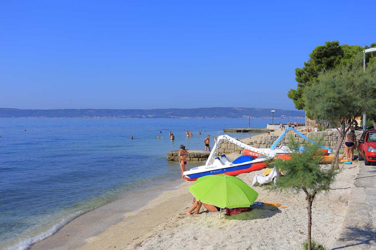 La spiaggia più vicina - Appartamenti con piscina per famiglie Kastel Kambelovac, Castelli - Kaštela