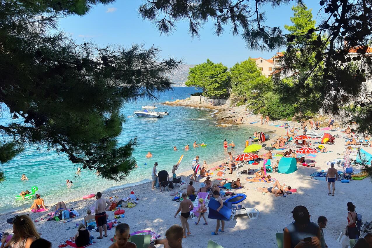 Den närmaste badstranden - Lägenheter med parkering Postira, Brac