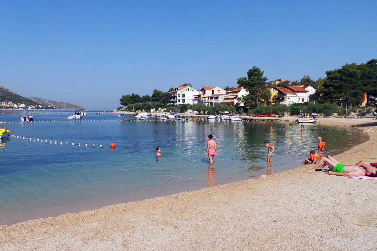 La spiaggia più vicina - Appartamenti con parcheggio Grebastica, Sebenico - Šibenik