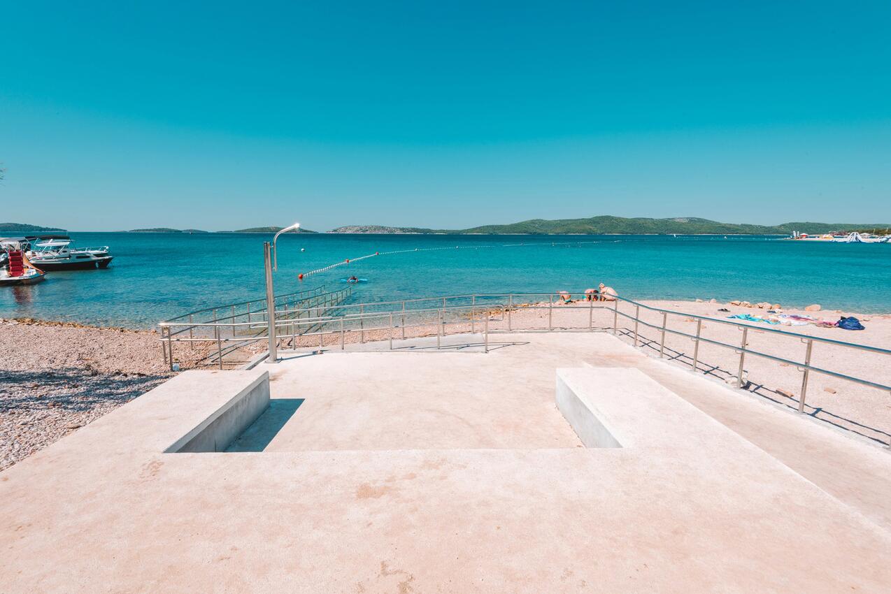 Najbliža plaža - Apartmani i sobe uz more Brodarica, Šibenik