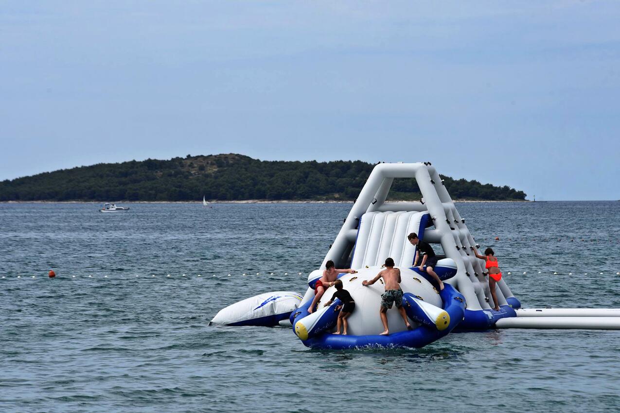 Najbliža plaža - Apartmani i sobe uz more Brodarica, Šibenik