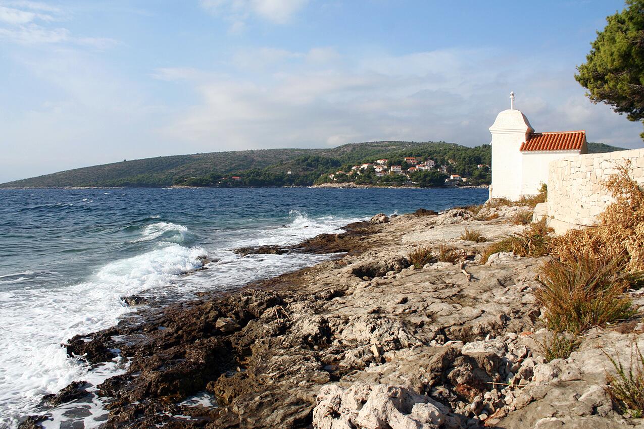 Nearest beach - Apartments by the sea Sumartin, Brač