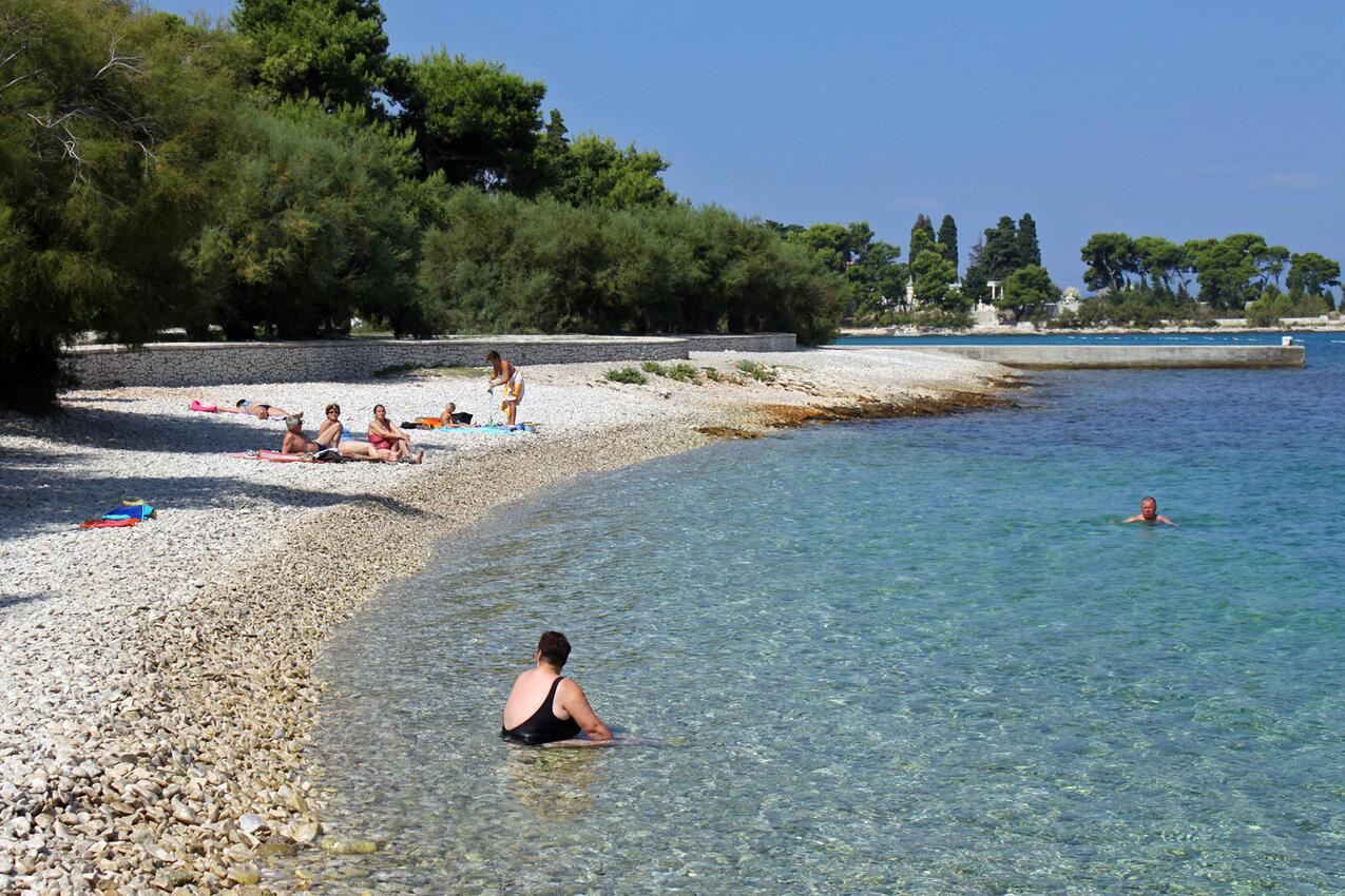 Legközelebbi strand - Apartmanok Internet hozzáféréssel Supetar, Brac