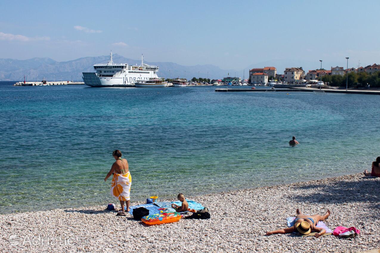 Nearest beach - Apartments by the sea Supetar, Brač